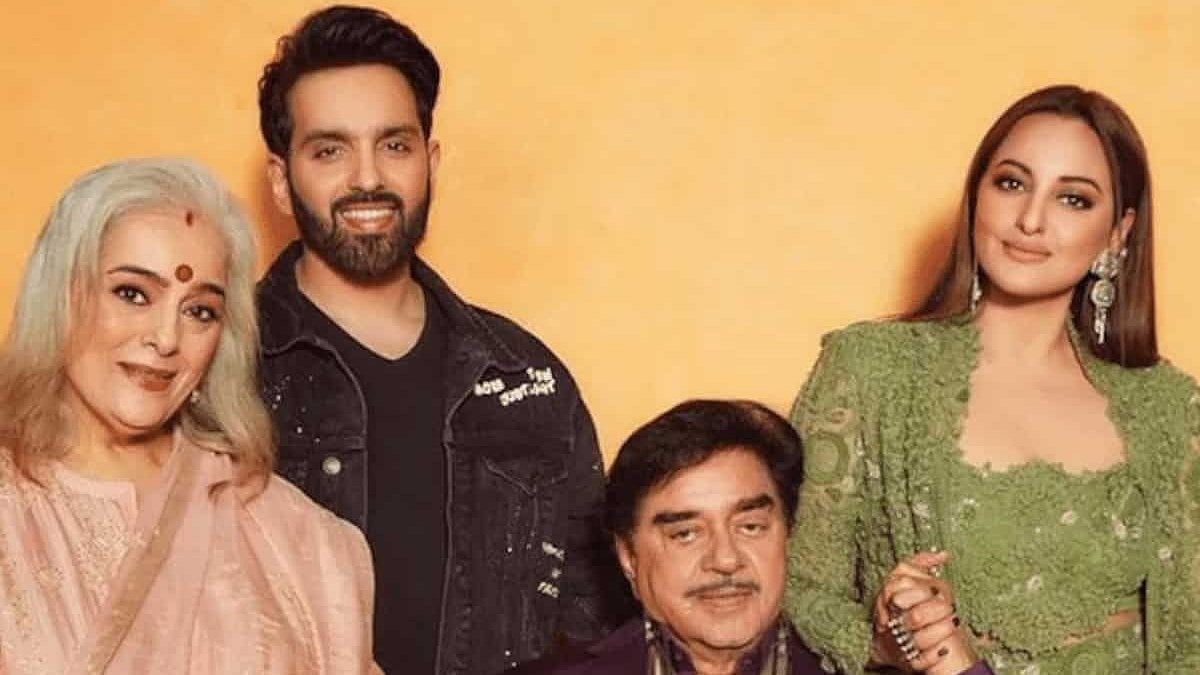 Instagram : Shatrughan Sinha with family